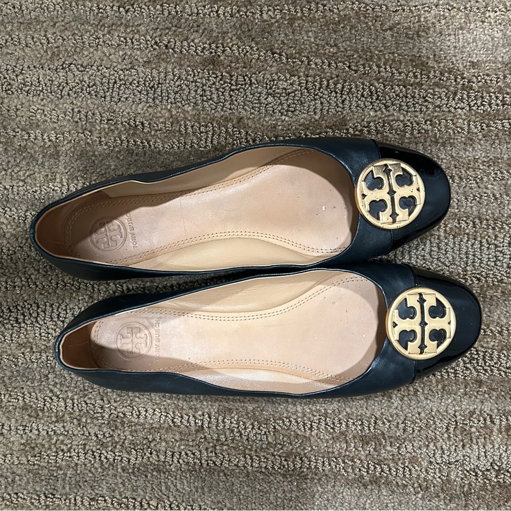 Tory Burch Leather Cap Toe Flats size 9